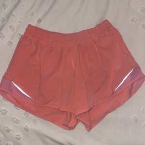 Lululemon Hotty Hot Short 2.5” size 8